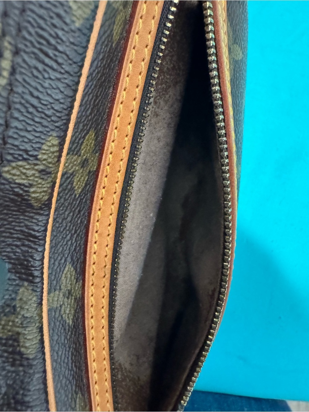 Louis Vuitton Monogram St Germaine 23 Crossbody - Picture 10 of 13